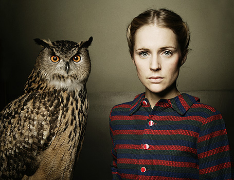 A photograph of Agnes Obel, next to an owl.